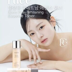 Blanc Peau Whitening Essence Toner (120 ml)
